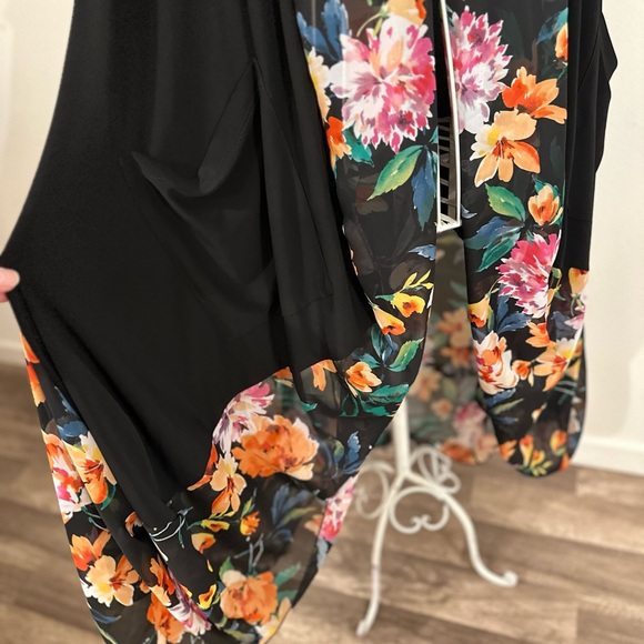 Floral Black Sleeveless Dress - Picture 4 of 5